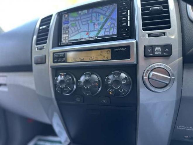 ハイラックスサーフ2.7 SSR-X アメリカンバージョン 4WD　コンビハンドル　社外ナビ　バックカメラ　ETC　社外スターター　社外ヘッドライト　シートカバー　パワーウィンドウ　パワステ　純正アルミ　ABS　キーレス　社外テール　社外グリル 2700