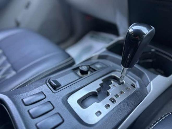 ハイラックスサーフ2.7 SSR-X アメリカンバージョン 4WD　コンビハンドル　社外ナビ　バックカメラ　ETC　社外スターター　社外ヘッドライト　シートカバー　パワーウィンドウ　パワステ　純正アルミ　ABS　キーレス　社外テール　社外グリル 2700