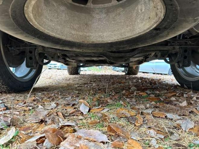 ランドクルーザー100 4.2 VXリミテッド Gセレクション ディーゼルターボ 4WD　ハイトコントロール　ヒッチメンバー　純正ナビ　バックカメラ　ベージュ革シート　シートヒーター　ETC　パワーウィンドウ　パワステ　サンルーフ　キーレスエントリー 4200