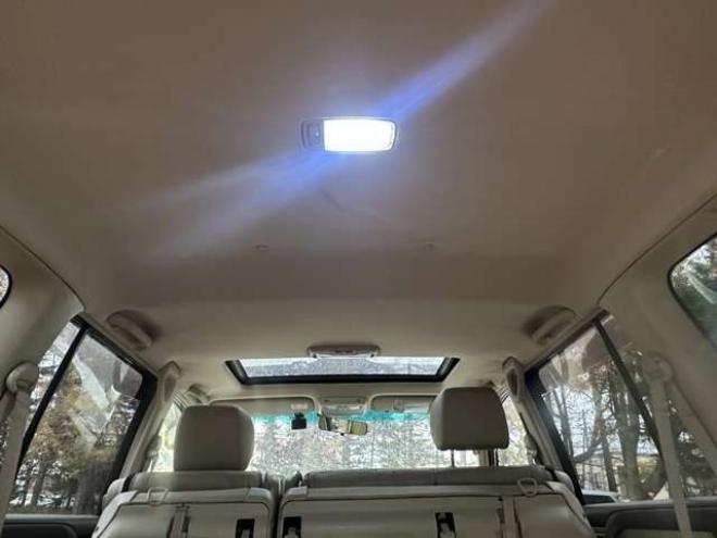 ランドクルーザー100 4.2 VXリミテッド Gセレクション ディーゼルターボ 4WD　ハイトコントロール　ヒッチメンバー　純正ナビ　バックカメラ　ベージュ革シート　シートヒーター　ETC　パワーウィンドウ　パワステ　サンルーフ　キーレスエントリー 4200