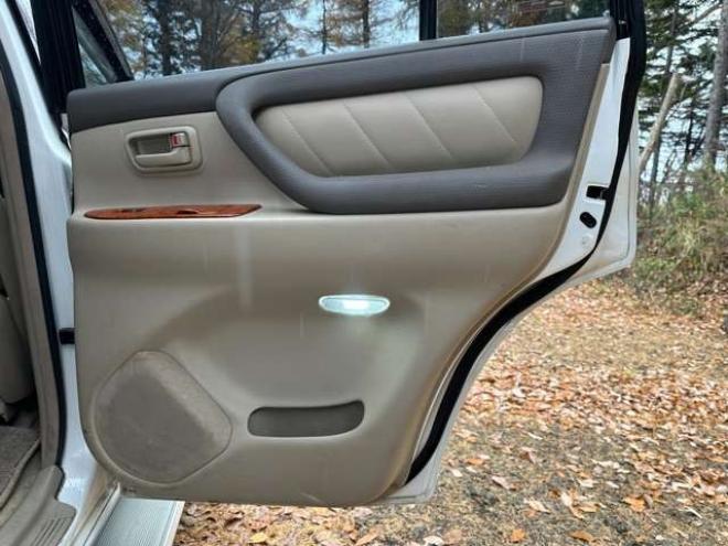 ランドクルーザー100 4.2 VXリミテッド Gセレクション ディーゼルターボ 4WD　ハイトコントロール　ヒッチメンバー　純正ナビ　バックカメラ　ベージュ革シート　シートヒーター　ETC　パワーウィンドウ　パワステ　サンルーフ　キーレスエントリー 4200