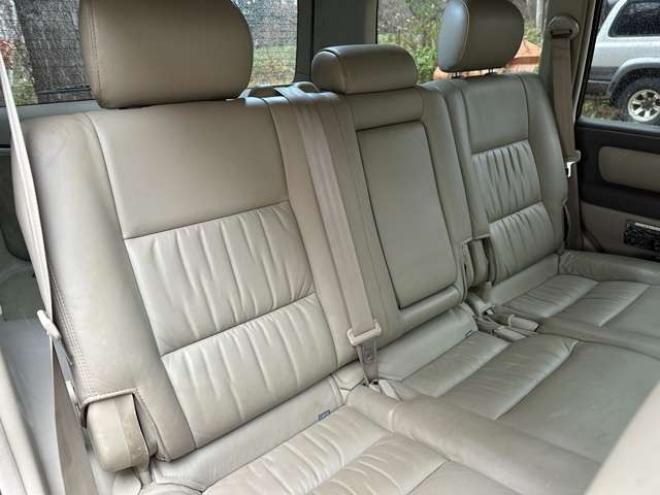 ランドクルーザー100 4.2 VXリミテッド Gセレクション ディーゼルターボ 4WD　ハイトコントロール　ヒッチメンバー　純正ナビ　バックカメラ　ベージュ革シート　シートヒーター　ETC　パワーウィンドウ　パワステ　サンルーフ　キーレスエントリー 4200