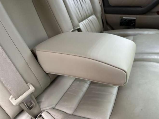 ランドクルーザー100 4.2 VXリミテッド Gセレクション ディーゼルターボ 4WD　ハイトコントロール　ヒッチメンバー　純正ナビ　バックカメラ　ベージュ革シート　シートヒーター　ETC　パワーウィンドウ　パワステ　サンルーフ　キーレスエントリー 4200