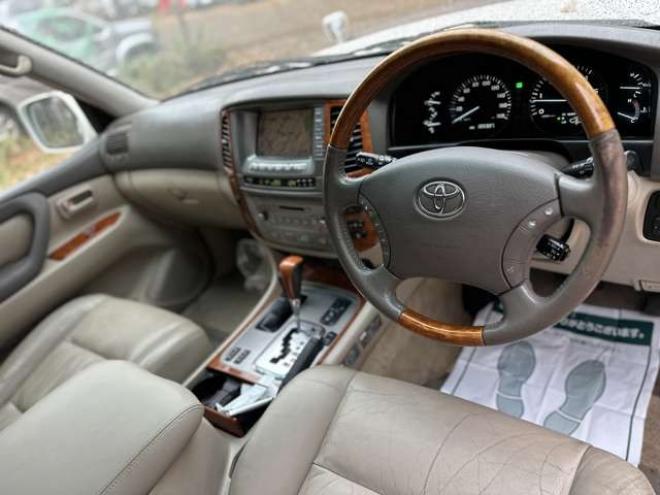 ランドクルーザー100 4.2 VXリミテッド Gセレクション ディーゼルターボ 4WD　ハイトコントロール　ヒッチメンバー　純正ナビ　バックカメラ　ベージュ革シート　シートヒーター　ETC　パワーウィンドウ　パワステ　サンルーフ　キーレスエントリー 4200