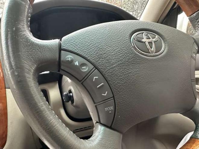 ランドクルーザー100 4.2 VXリミテッド Gセレクション ディーゼルターボ 4WD　ハイトコントロール　ヒッチメンバー　純正ナビ　バックカメラ　ベージュ革シート　シートヒーター　ETC　パワーウィンドウ　パワステ　サンルーフ　キーレスエントリー 4200