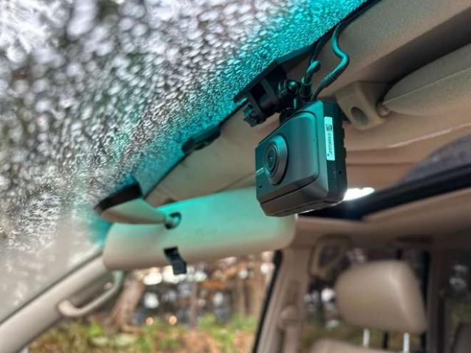 ランドクルーザー100 4.2 VXリミテッド Gセレクション ディーゼルターボ 4WD　ハイトコントロール　ヒッチメンバー　純正ナビ　バックカメラ　ベージュ革シート　シートヒーター　ETC　パワーウィンドウ　パワステ　サンルーフ　キーレスエントリー 4200