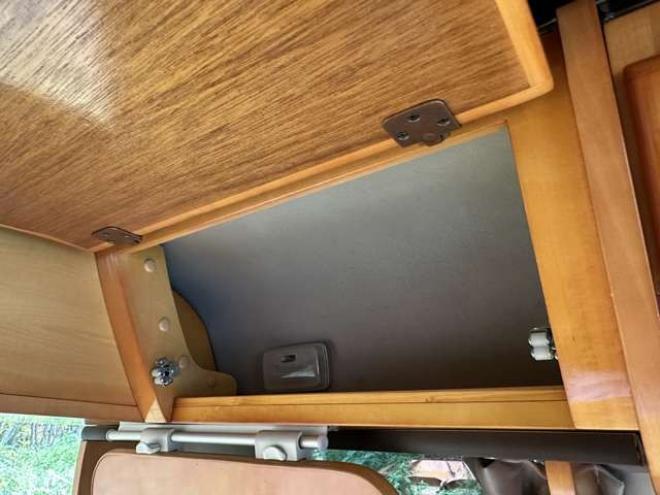 エブリィジョイン ハイルーフ 4WD　ポップアップルーフ　FFヒーター　サブバッテリー　700Wインバータリアヒーター　シンク　給水タンク　テーブル　禁煙車　パワステ　パワーウィンドウ　キーレス 660