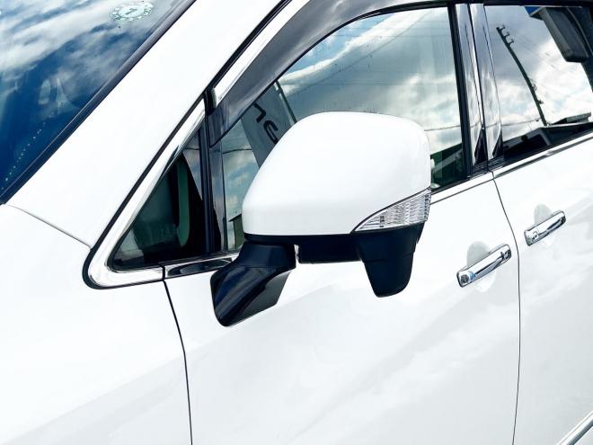 エルグランド2.5 250ハイウェイスター 4WD ローンが不安な方＜優遇ローン＞ 寒冷地仕様　純正ナビ　後席モニター　バックカメラ　両側パワースライド 4WD 2500 5Dr