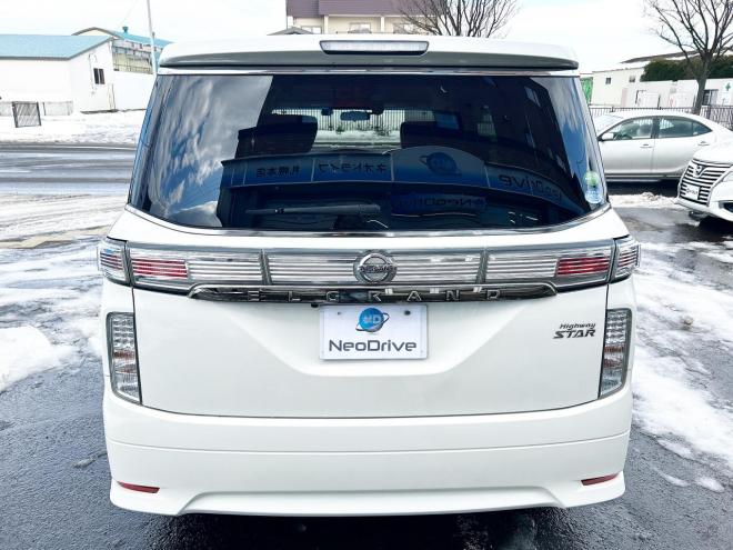 エルグランド2.5 250ハイウェイスター 4WD ローンが不安な方＜優遇ローン＞ 寒冷地仕様　純正ナビ　後席モニター　バックカメラ　両側パワースライド 4WD 2500 5Dr