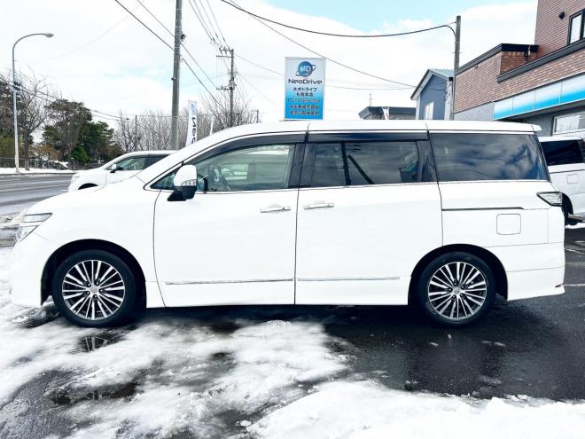 エルグランド2.5 250ハイウェイスター 4WD ローンが不安な方＜優遇ローン＞ 寒冷地仕様　純正ナビ　後席モニター　バックカメラ　両側パワースライド 4WD 2500 5Dr