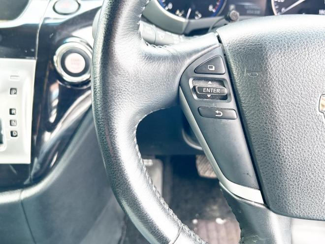 エルグランド2.5 250ハイウェイスター 4WD ローンが不安な方＜優遇ローン＞ 寒冷地仕様　純正ナビ　後席モニター　バックカメラ　両側パワースライド 4WD 2500 5Dr