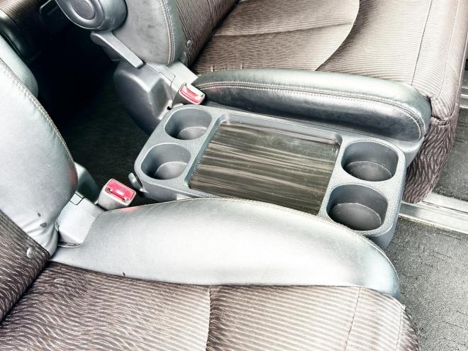 エルグランド2.5 250ハイウェイスター 4WD ローンが不安な方＜優遇ローン＞ 寒冷地仕様　純正ナビ　後席モニター　バックカメラ　両側パワースライド 4WD 2500 5Dr