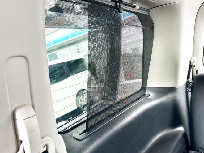 エルグランド2.5 250ハイウェイスター 4WD ローンが不安な方＜優遇ローン＞ 寒冷地仕様　純正ナビ　後席モニター　バックカメラ　両側パワースライド 4WD 2500 5Dr