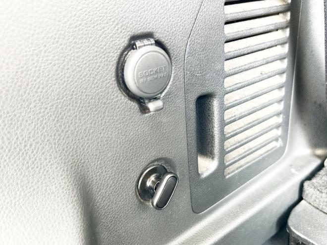 エルグランド2.5 250ハイウェイスター 4WD ローンが不安な方＜優遇ローン＞ 寒冷地仕様　純正ナビ　後席モニター　バックカメラ　両側パワースライド 4WD 2500 5Dr