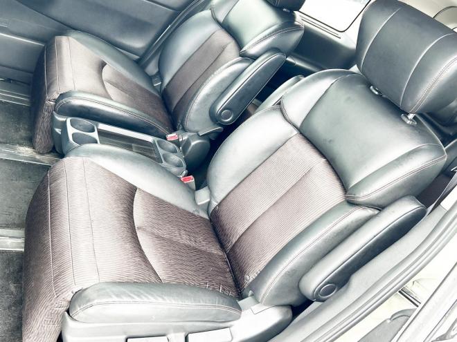 エルグランド2.5 250ハイウェイスター 4WD ローンが不安な方＜優遇ローン＞ 寒冷地仕様　純正ナビ　後席モニター　バックカメラ　両側パワースライド 4WD 2500 5Dr