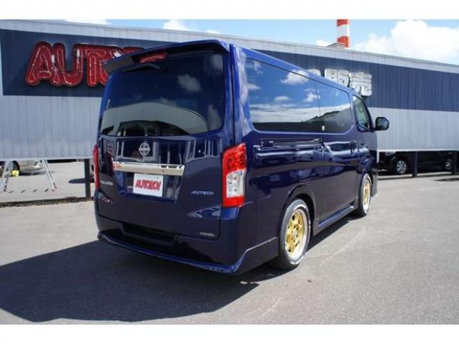 キャラバン2.4 AUTECH エクステリア セレクション ロングボディ ディーゼルターボ 4WD　エクステリアセレクション4WD　Bodyline新作17インチAW&薄型オーバーフェンダー&ベッドキットTYPE2　ヨコハマPARADA215/60R17 登録済未使用車 2400