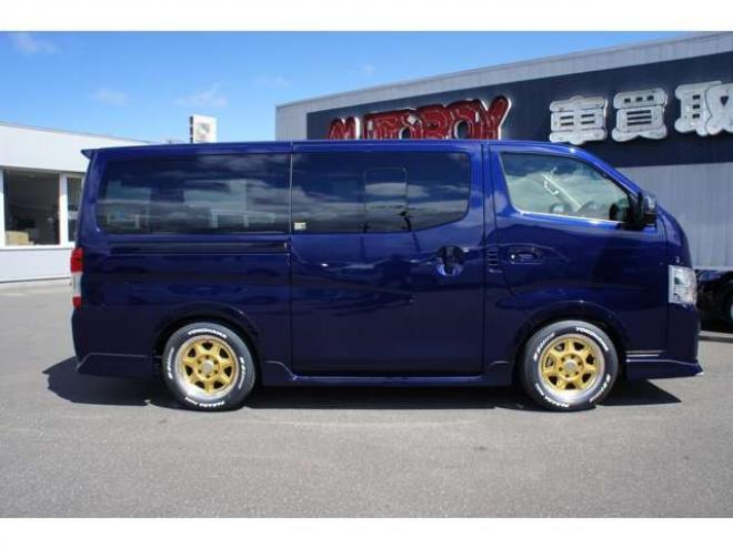 キャラバン2.4 AUTECH エクステリア セレクション ロングボディ ディーゼルターボ 4WD　エクステリアセレクション4WD　Bodyline新作17インチAW&薄型オーバーフェンダー&ベッドキットTYPE2　ヨコハマPARADA215/60R17 登録済未使用車 2400