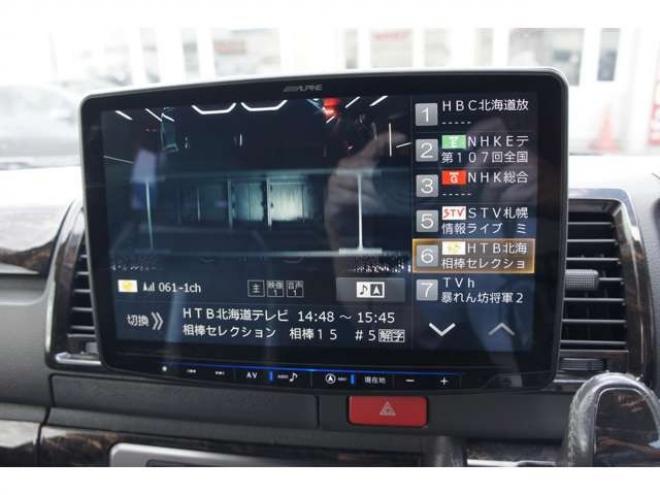 レジアスエース2.8 スーパーGL ダークプライム ロングボディ ディーゼルターボ 4WD　415COBRAコンプリート車両　ファントムヘッドライトシステム&ファントムゴールド18インチホイール&フェイスリフトキット&フルエアロ&フローティングリップ&ローフォルムフェンダー　玄武2インチダウンブロック 2800