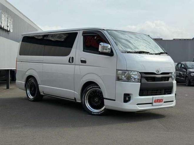 ハイエースバン2.8ダークプライムIIマルチロールトランスポータータイプIロングディーゼルターボ4WD　寒冷地仕様　ワンオーナー　ESSEX　ENCM17インチアルミ　ヨコハマパラダ　ESSEXフロントリップスポイラー　ローフォルムフェンダー　ローダウン　パワースライドドア　LEDテールランプ 2800