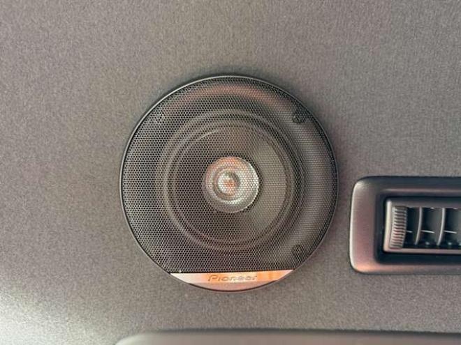 ハイエースバン2.8ダークプライムIIマルチロールトランスポータータイプIロングディーゼルターボ4WD　寒冷地仕様　ワンオーナー　ESSEX　ENCM17インチアルミ　ヨコハマパラダ　ESSEXフロントリップスポイラー　ローフォルムフェンダー　ローダウン　パワースライドドア　LEDテールランプ 2800