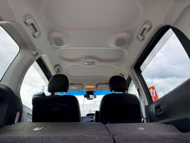 スペイド1.5 G 4WD　トヨタセーフティセンス　プッシュスタート　ナビ　バックカメラ　フルセグTV シートヒーター　ステアリングヒーター　ワイパーデアイサー　パワースライドドア 1500