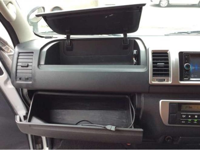 ハイエースバン3.0 スーパーGL ロング ディーゼルターボ 4WD　リアヒーター&クーラー　キーレス　ETC　電動格納ミラー　デュアルエアコン　ベッドキッド　フロントフォグランプ　clarionSDナビ(NXL13)　AUX　Bluetooth　USB　16インチAW 3000