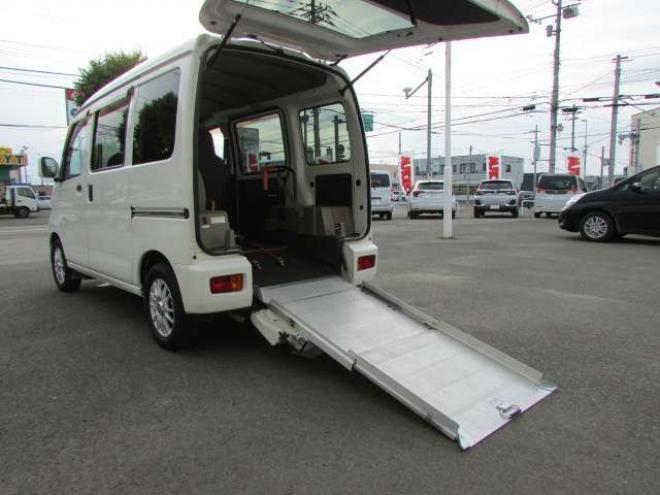 ハイゼットカーゴ スローパー(リアシートレス)+　折り畳み補助シート 福祉車両 4WD 660