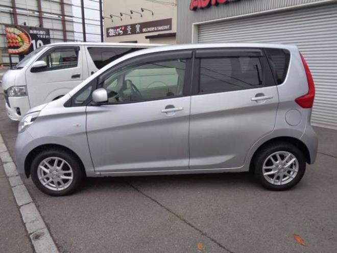 デイズS 4WD　純正ナビ　フルセグ　キーレス 660