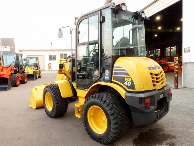 ホイールローダコマツ WA40-8　バケット容量0.5m3　
