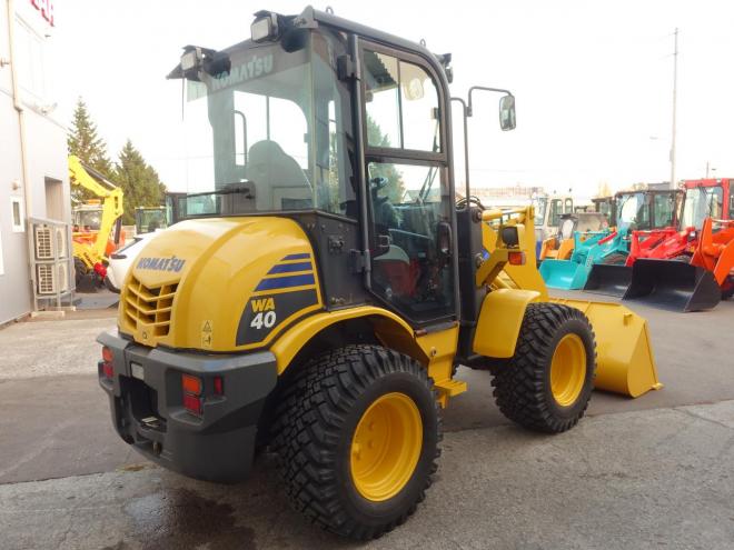 ホイールローダコマツ WA40-8　バケット容量0.5m3　