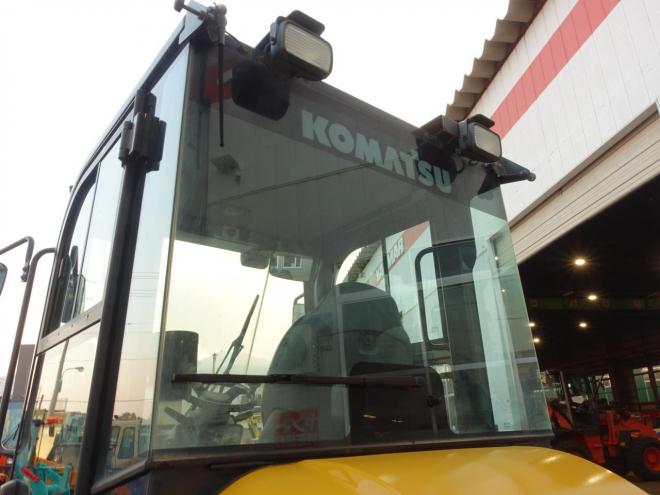 ホイールローダコマツ WA40-8　バケット容量0.5m3　