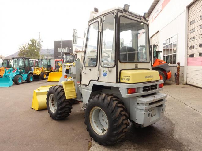ホイールローダコマツ WA40-3　バケット容量0.5m3　