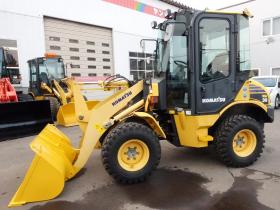 ホイールローダ　コマツ WA30-6　バケット容量0.4m3