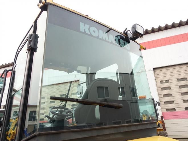 ホイールローダコマツ WA30-6　バケット容量0.4m3