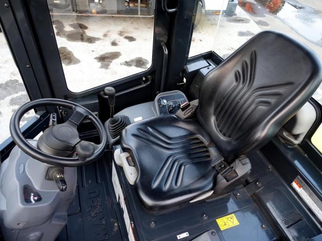 ホイールローダコマツ WA30-6　バケット容量0.4m3