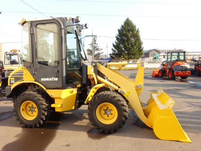 ホイールローダコマツ WA30-6　バケット容量0.4m3