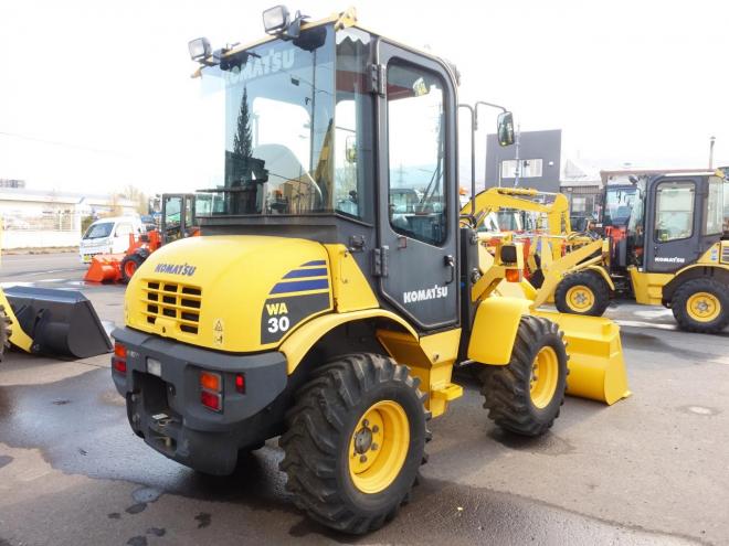 ホイールローダコマツ WA30-6　バケット容量0.4m3