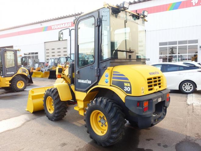 ホイールローダコマツ WA30-6　バケット容量0.4m3