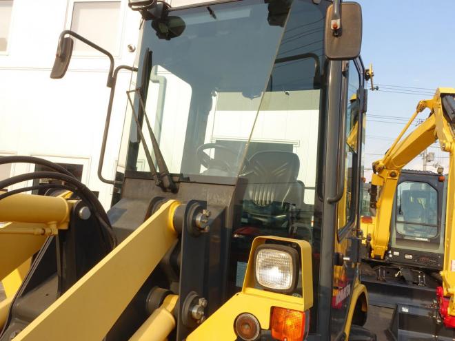 ホイールローダコマツ WA30-6　バケット容量0.4m3