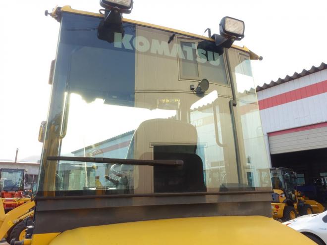 ホイールローダコマツ WA30-6　バケット容量0.4m3