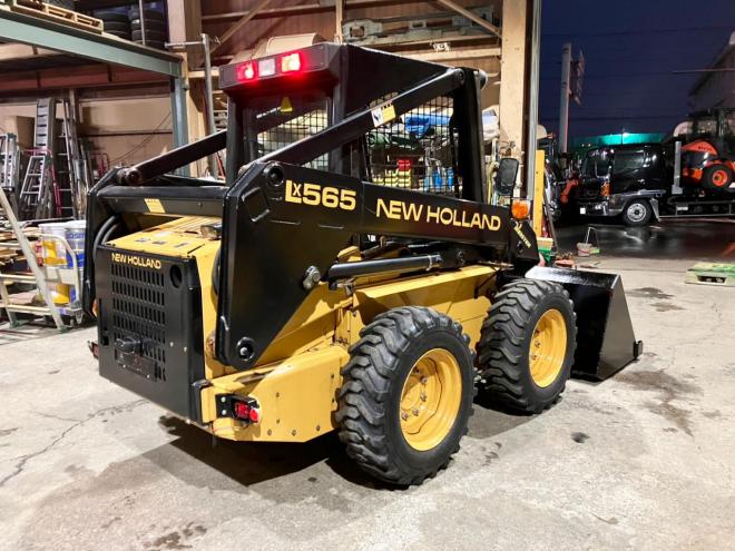 スキッドステアローダニューホランド　中古　LX565　建機