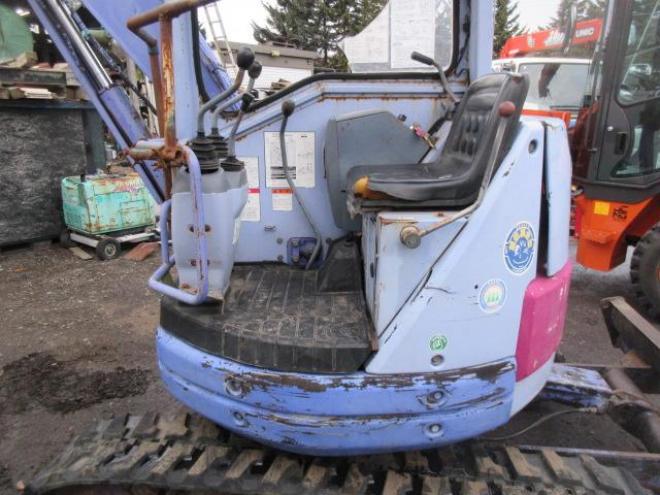 バックホーコマツPC28UU-2E