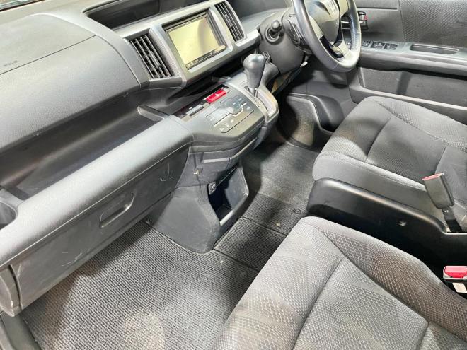 ステップワゴン2.0スパーダZ 4WD 5年保証 スマキー 両側パワスラ ナビ ETC 寒冷地仕様 禁煙 車検整備2年付 修復歴無