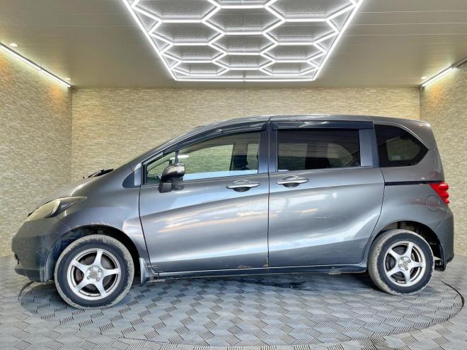 フリード1.5フレックスFパッケージ 4WD 5年保証 ナビ Bカメ 夏冬タイヤ 寒冷地仕様 禁煙 車検整備2年付