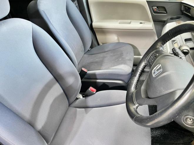 フリード1.5フレックスFパッケージ 4WD 5年保証 ナビ Bカメ 夏冬タイヤ 寒冷地仕様 禁煙 車検整備2年付