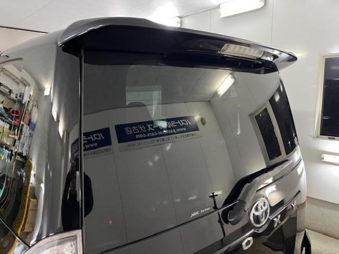 ヴォクシーＺＳ　本州仕入　ワンオーナー　禁煙車　ＷＡＫＯＳバリアスコーティング済　社外１６インチＡＷ　社外１５ＡＷ＋スタッドレスタイヤ付　パワースライドドア　純正ナビ　バックカメラ　ＰＵＳＨスタート　スマートキー　パドルシフト　ＨＩＤヘッドライト　ＡＣ１００Ｖ電源　タイミングチェーン　ＥＴＣ 4WD 2000 5Dr