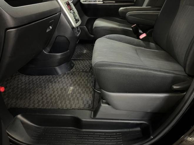 ヴォクシーＺＳ　本州仕入　ワンオーナー　禁煙車　ＷＡＫＯＳバリアスコーティング済　社外１６インチＡＷ　社外１５ＡＷ＋スタッドレスタイヤ付　パワースライドドア　純正ナビ　バックカメラ　ＰＵＳＨスタート　スマートキー　パドルシフト　ＨＩＤヘッドライト　ＡＣ１００Ｖ電源　タイミングチェーン　ＥＴＣ 4WD 2000 5Dr