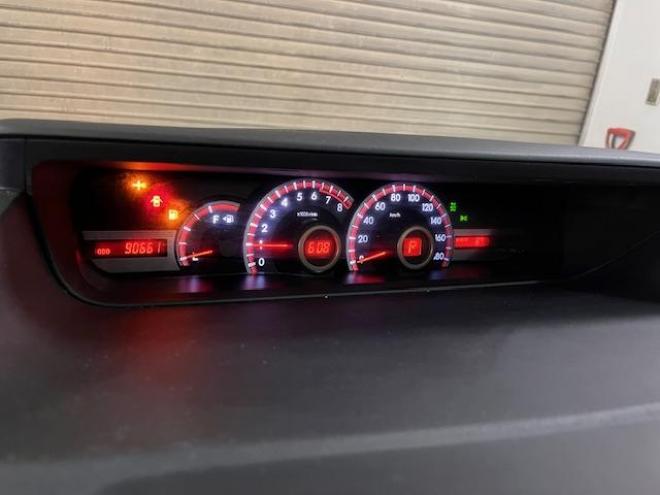 ヴォクシーＺＳ　本州仕入　ワンオーナー　禁煙車　ＷＡＫＯＳバリアスコーティング済　社外１６インチＡＷ　社外１５ＡＷ＋スタッドレスタイヤ付　パワースライドドア　純正ナビ　バックカメラ　ＰＵＳＨスタート　スマートキー　パドルシフト　ＨＩＤヘッドライト　ＡＣ１００Ｖ電源　タイミングチェーン　ＥＴＣ 4WD 2000 5Dr