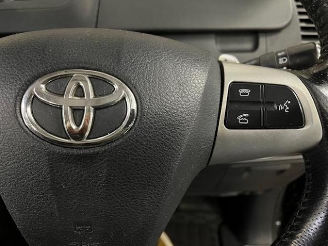 ヴォクシーＺＳ　本州仕入　ワンオーナー　禁煙車　ＷＡＫＯＳバリアスコーティング済　社外１６インチＡＷ　社外１５ＡＷ＋スタッドレスタイヤ付　パワースライドドア　純正ナビ　バックカメラ　ＰＵＳＨスタート　スマートキー　パドルシフト　ＨＩＤヘッドライト　ＡＣ１００Ｖ電源　タイミングチェーン　ＥＴＣ 4WD 2000 5Dr