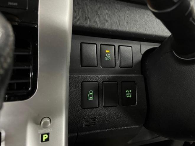 ヴォクシーＺＳ　本州仕入　ワンオーナー　禁煙車　ＷＡＫＯＳバリアスコーティング済　社外１６インチＡＷ　社外１５ＡＷ＋スタッドレスタイヤ付　パワースライドドア　純正ナビ　バックカメラ　ＰＵＳＨスタート　スマートキー　パドルシフト　ＨＩＤヘッドライト　ＡＣ１００Ｖ電源　タイミングチェーン　ＥＴＣ 4WD 2000 5Dr